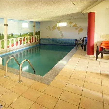 In With Swimming Pool Vakantiehuis Priborn